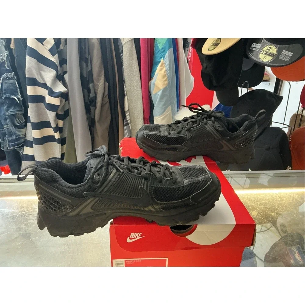 Nike Air Zoom Vomero 5 Triple Black GS HF6998-007 Youth Size 6.5Y Sneaker
